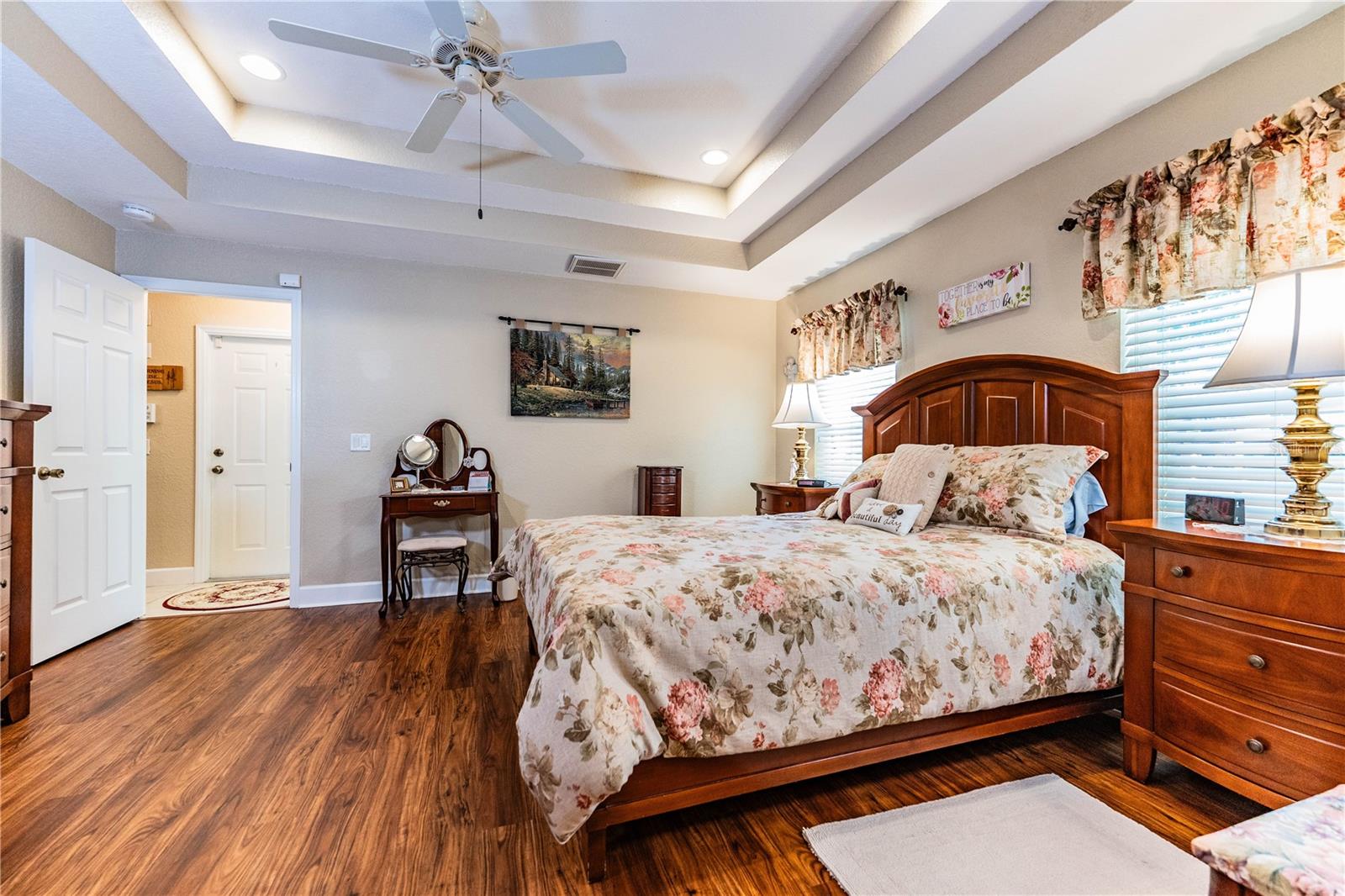 Image 24 of 78 For 303 9th Street Ne