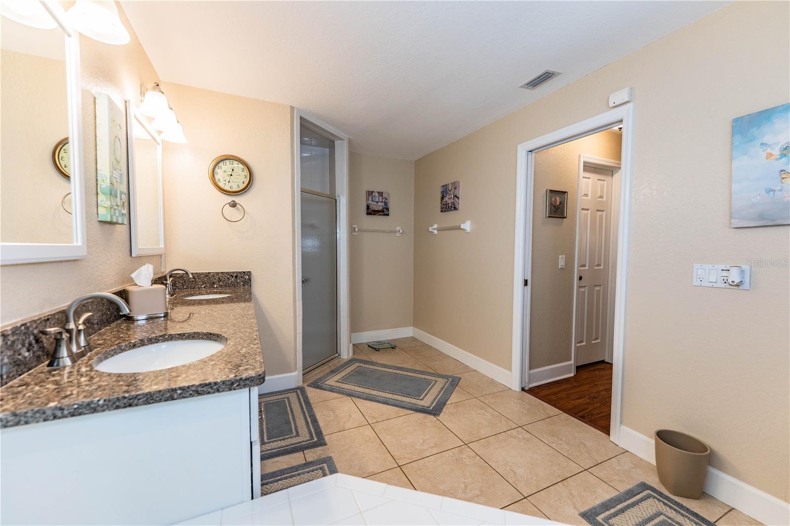 Image 33 of 78 For 303 9th Street Ne