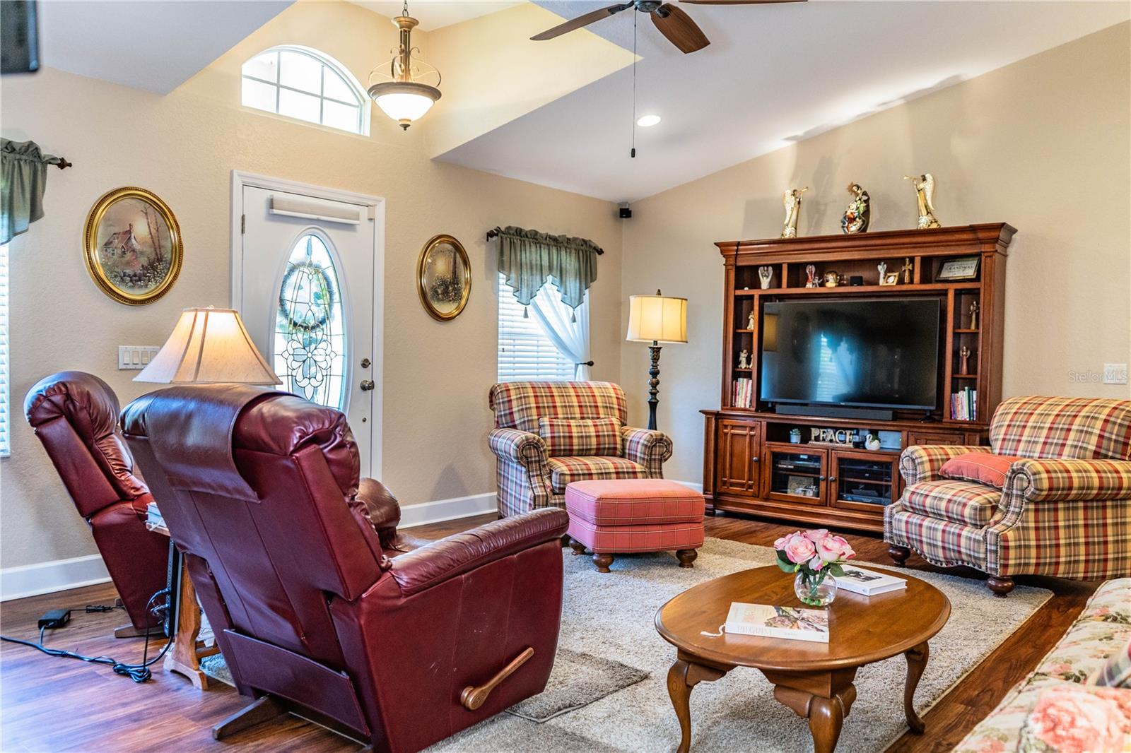 Image 8 of 78 For 303 9th Street Ne