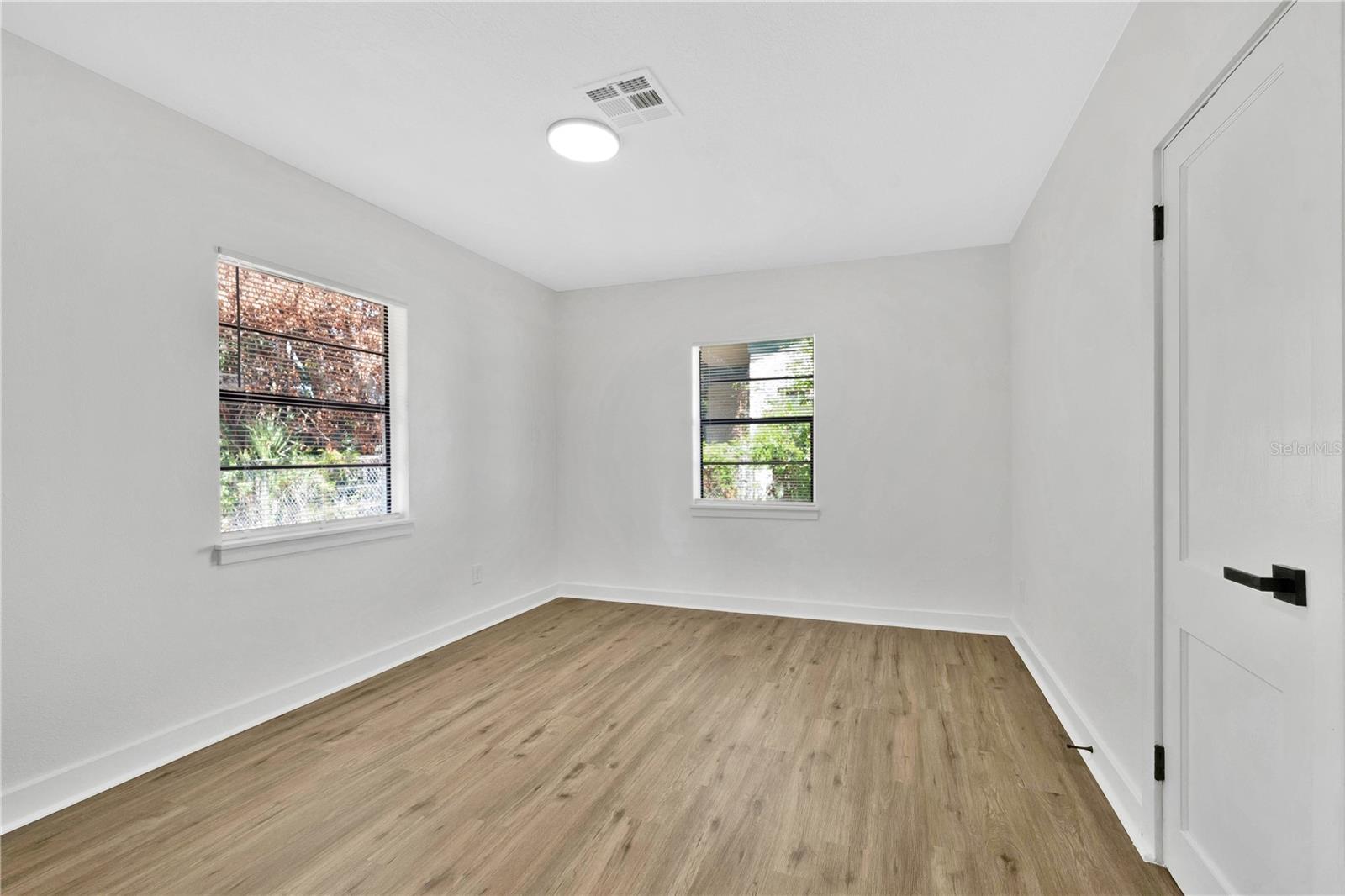 Image 23 of 30 For 1506 Elm Road