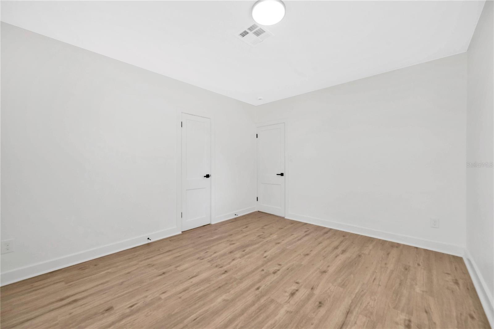 Image 24 of 30 For 1506 Elm Road