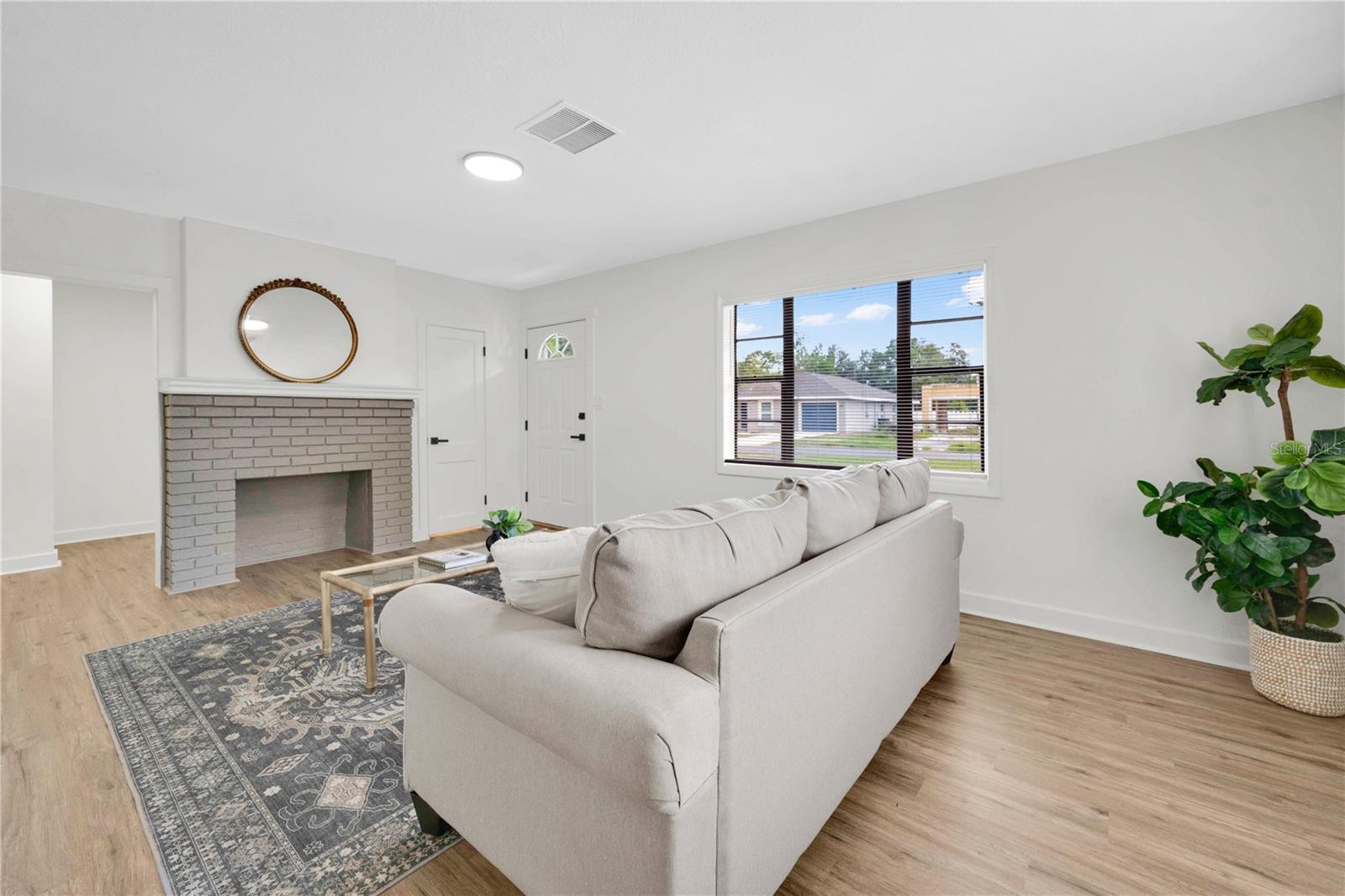 Image 9 of 30 For 1506 Elm Road