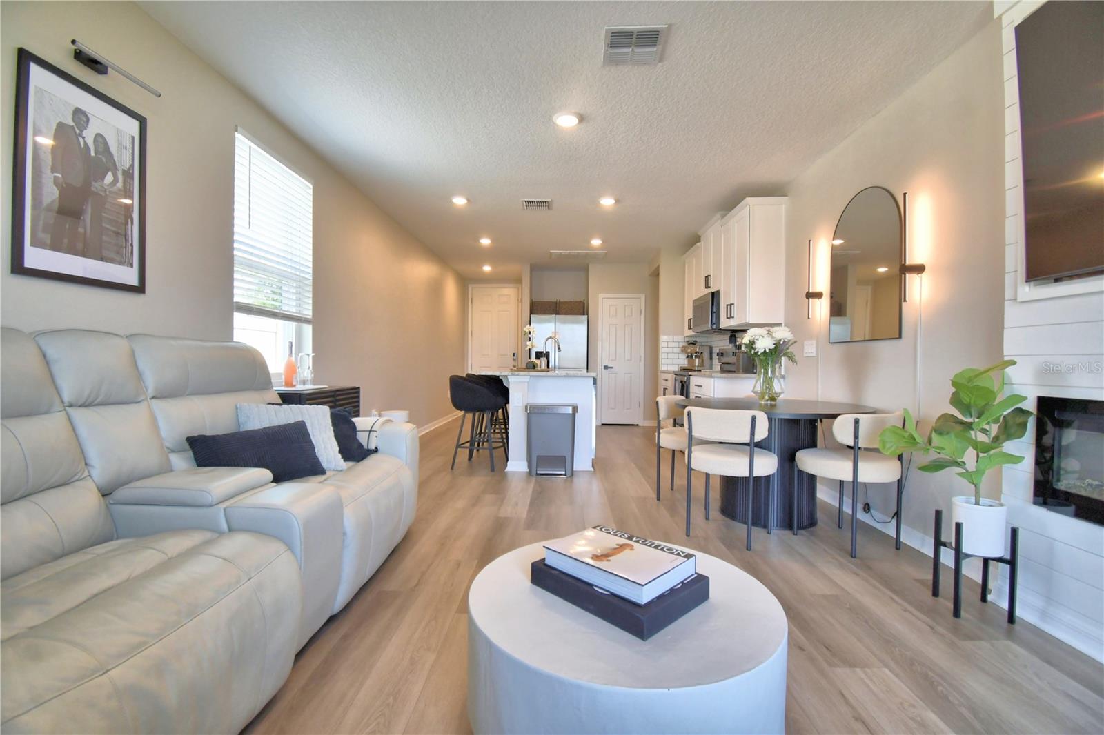 Image 11 of 52 For 3563 Broadwing Boulevard