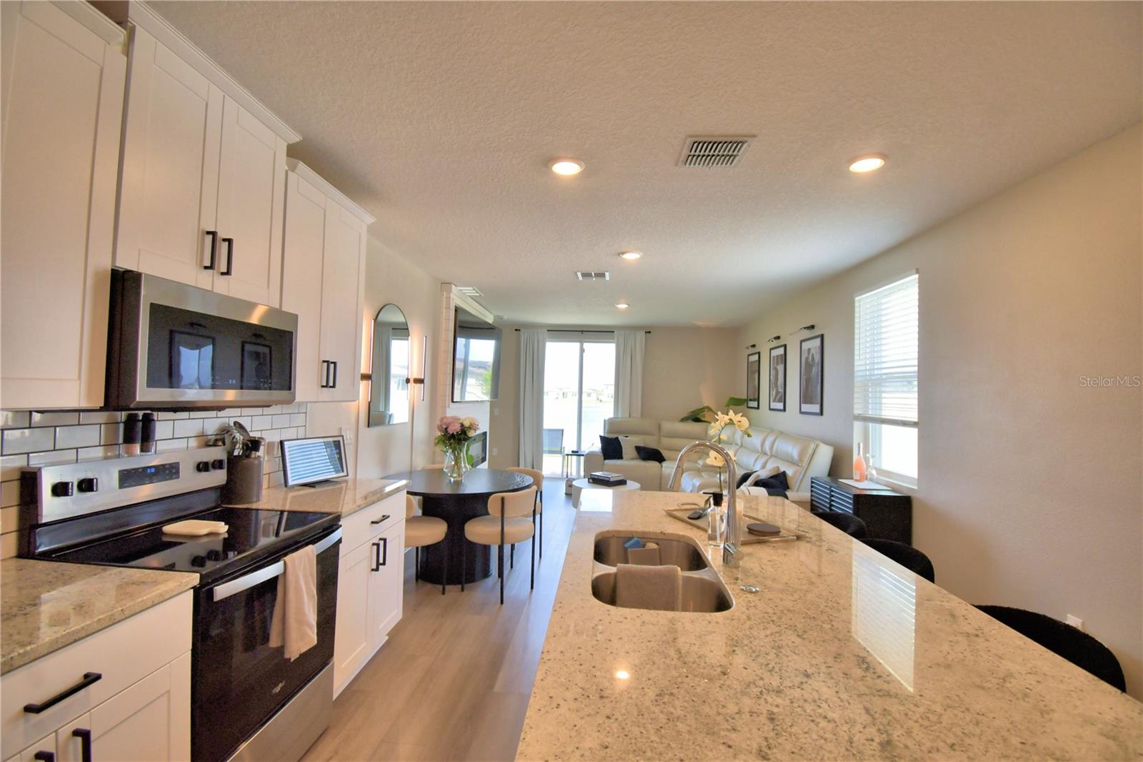 Image 12 of 52 For 3563 Broadwing Boulevard