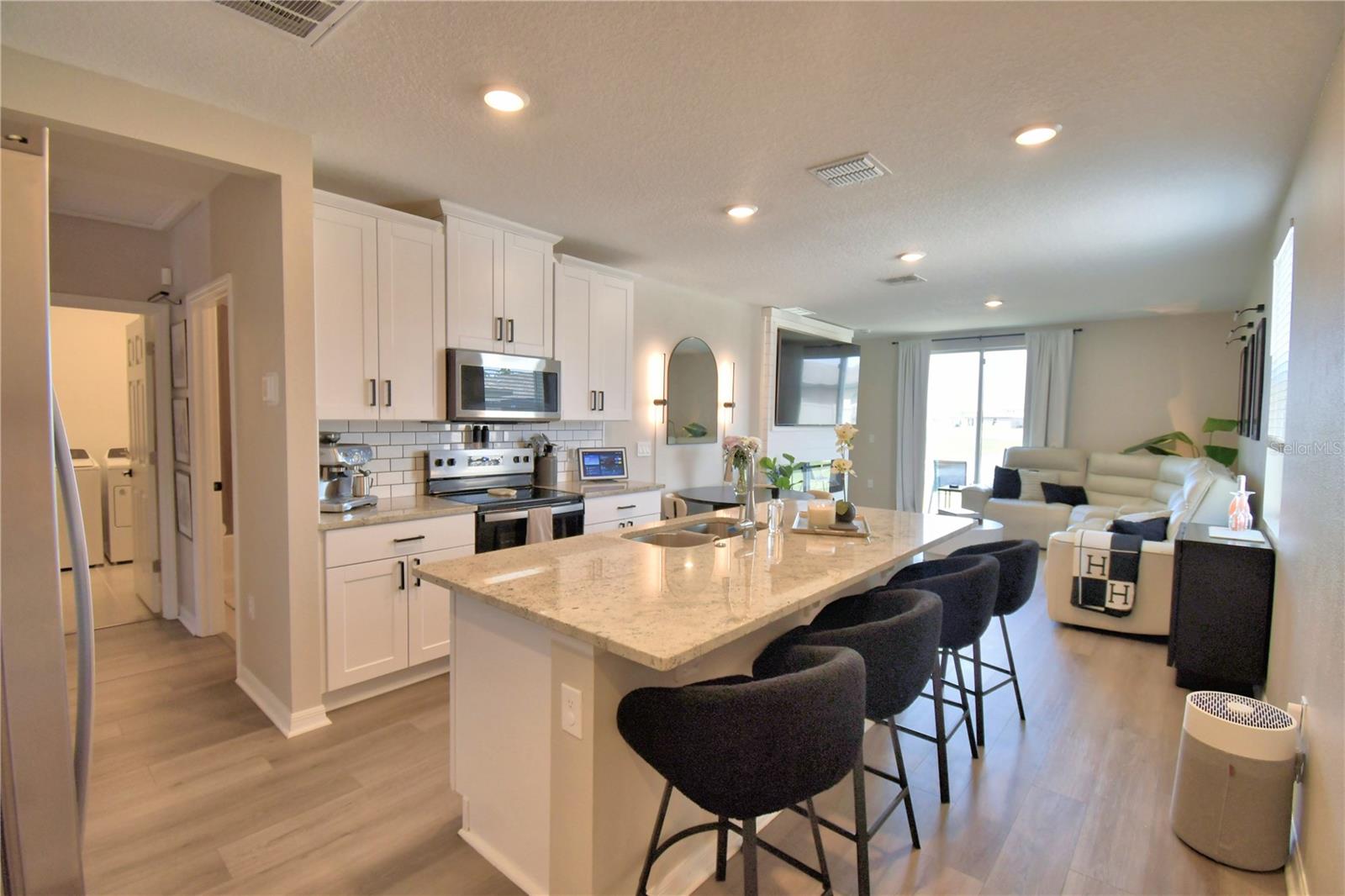 Image 3 of 52 For 3563 Broadwing Boulevard