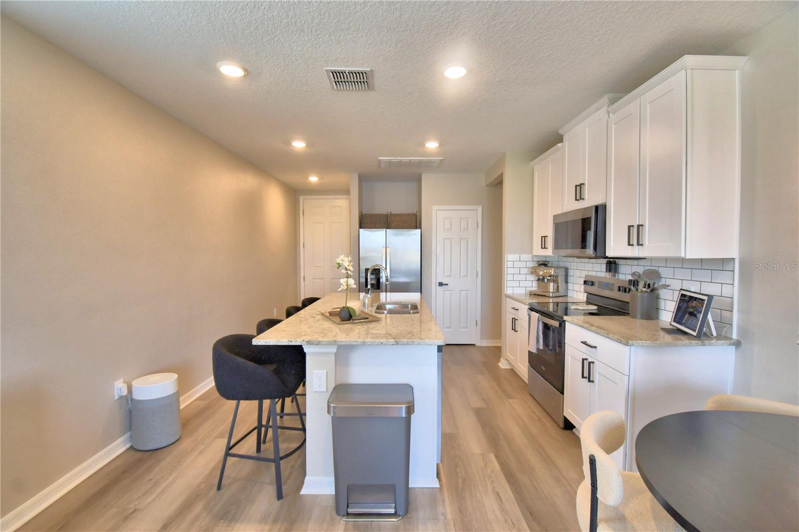 Image 6 of 52 For 3563 Broadwing Boulevard