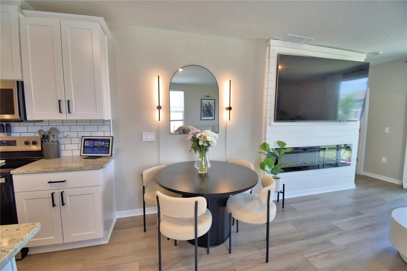 Image 7 of 52 For 3563 Broadwing Boulevard