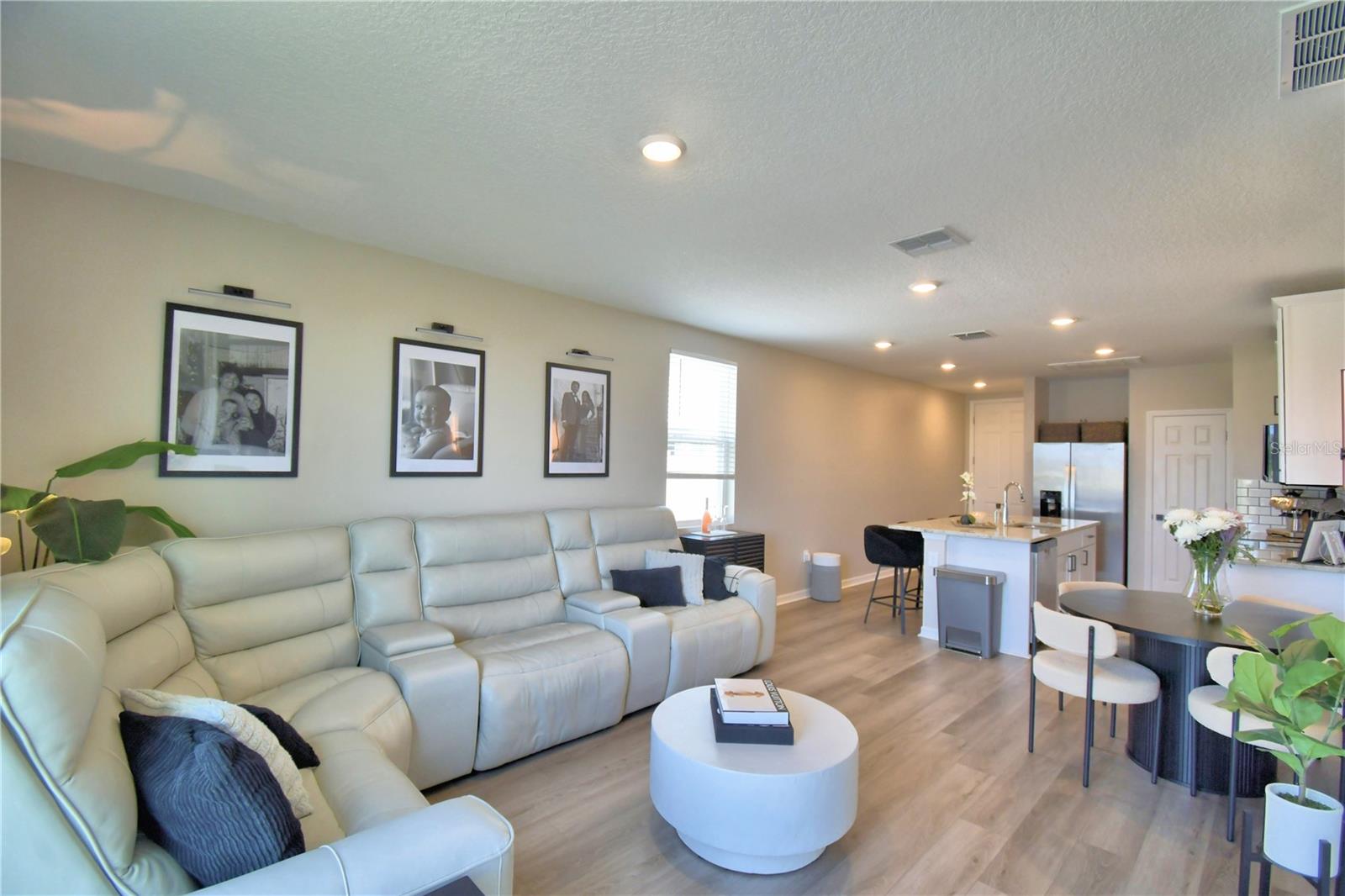 Image 9 of 52 For 3563 Broadwing Boulevard