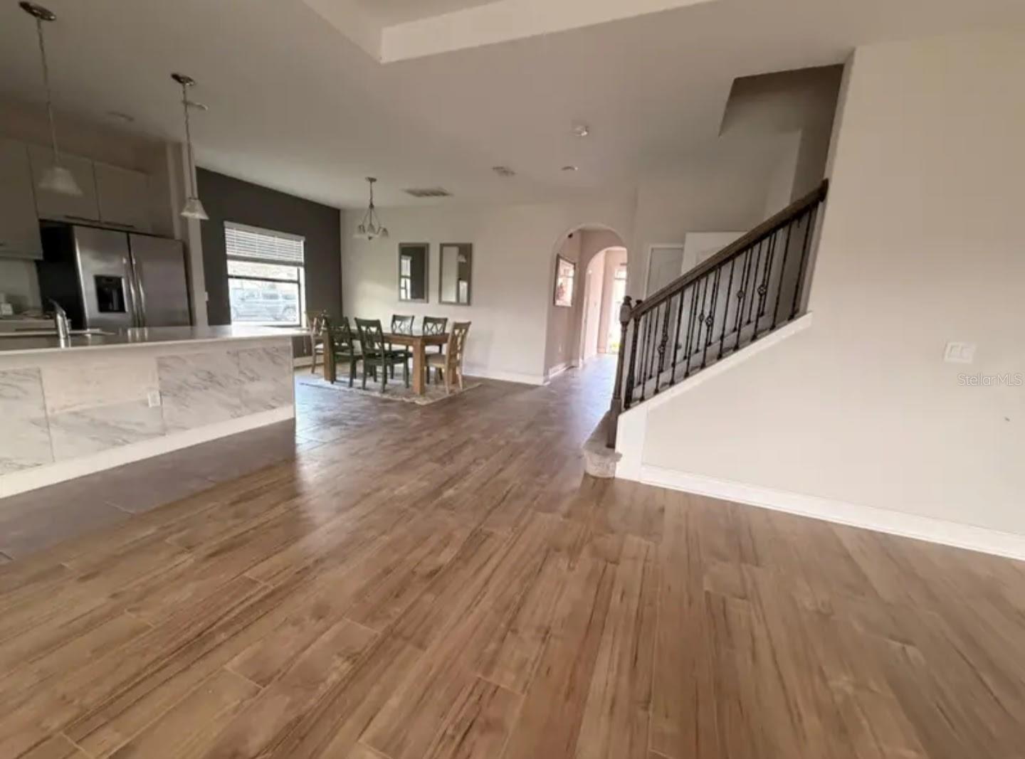 Image 4 of 17 For 187 Brookes Place