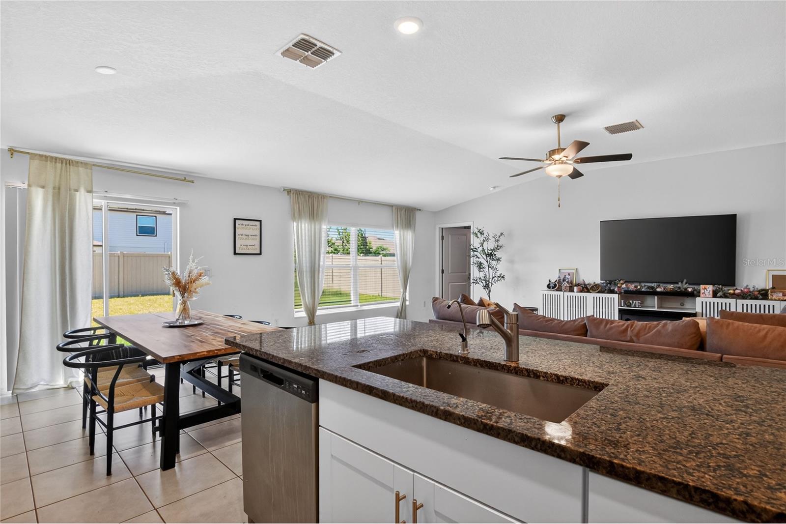 Image 15 of 49 For 3603 Natural Trace Street