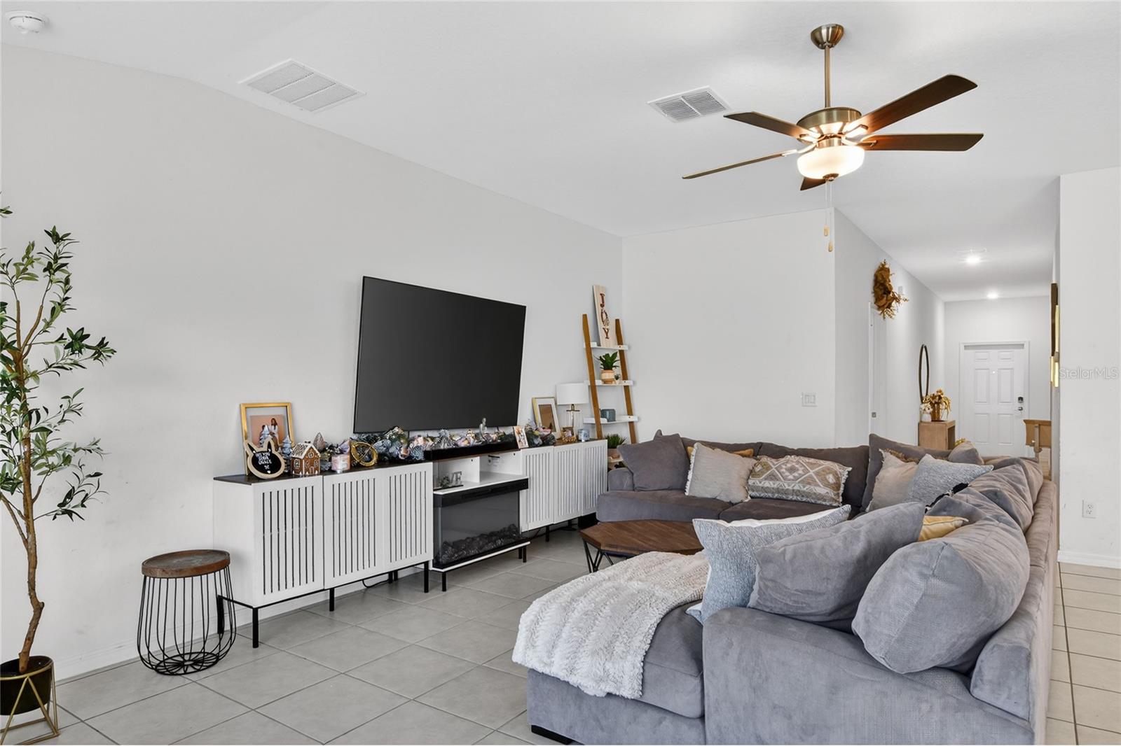 Image 7 of 49 For 3603 Natural Trace Street