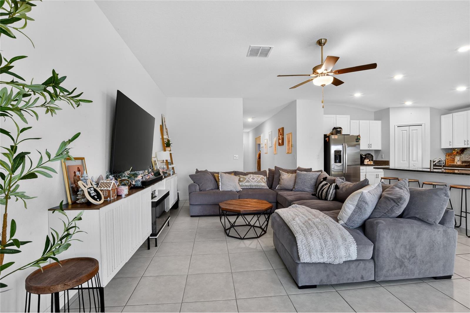 Image 9 of 49 For 3603 Natural Trace Street