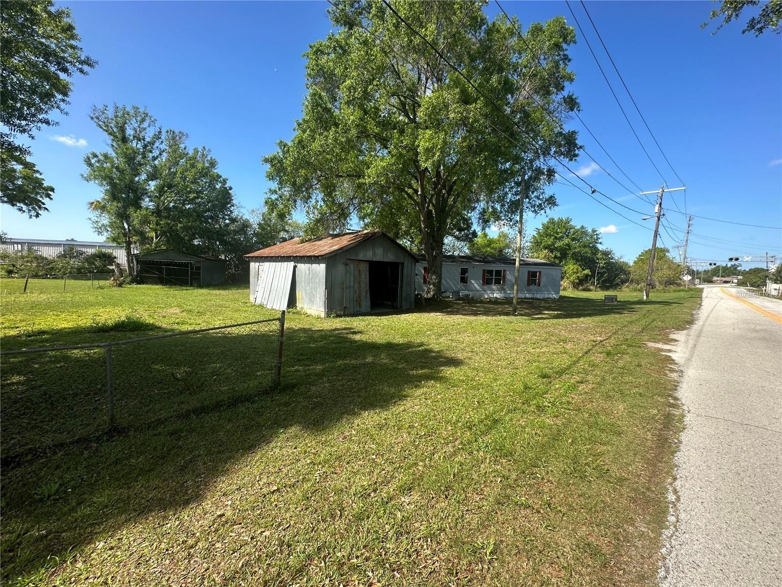 Image 3 of 6 For 118 Croton Road