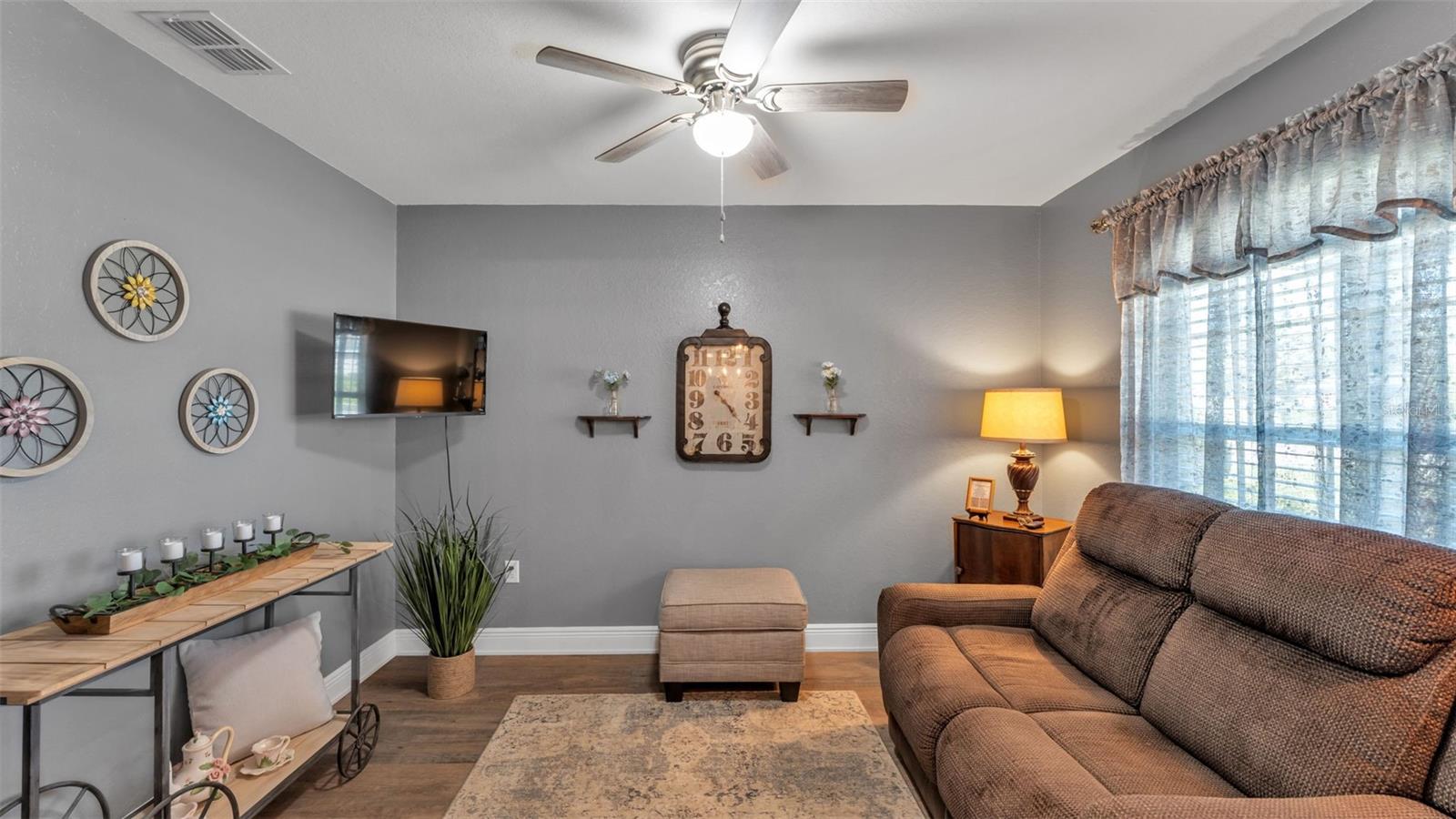 Image 11 of 41 For 353 Mandolin Lane