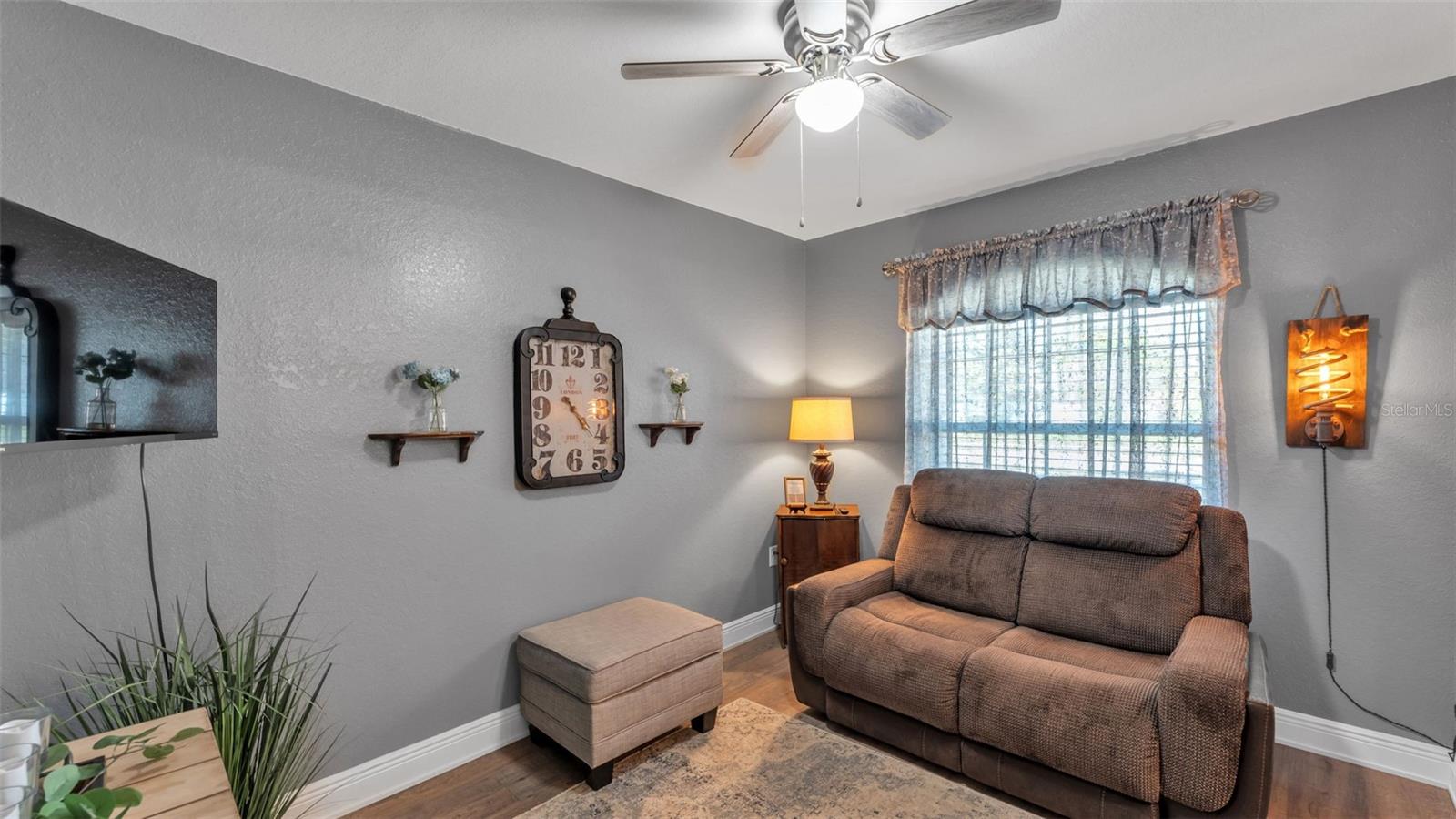 Image 12 of 41 For 353 Mandolin Lane