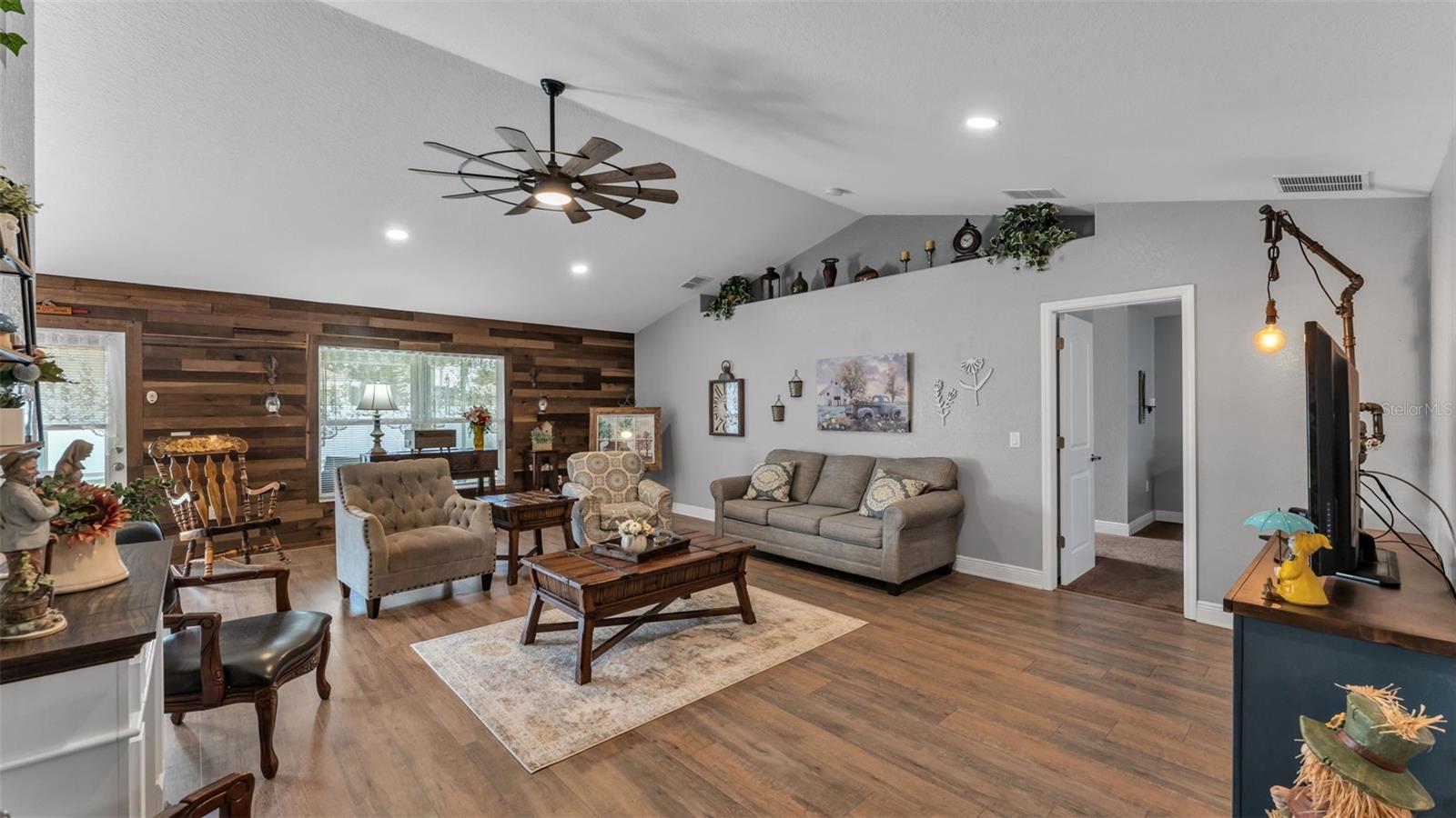 Image 13 of 41 For 353 Mandolin Lane