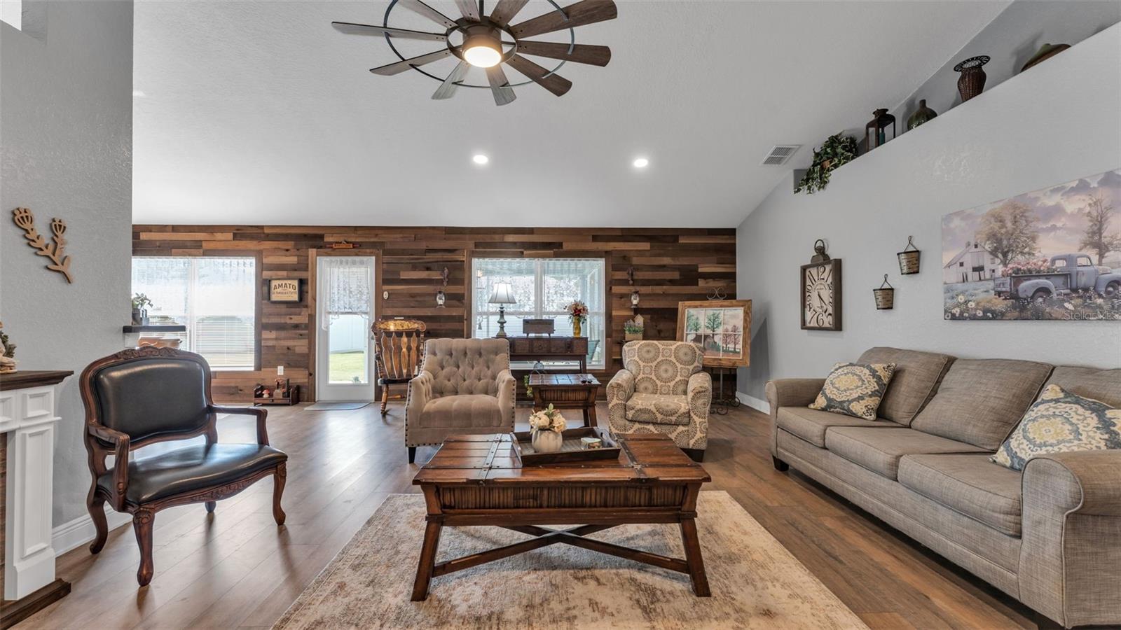 Image 14 of 41 For 353 Mandolin Lane