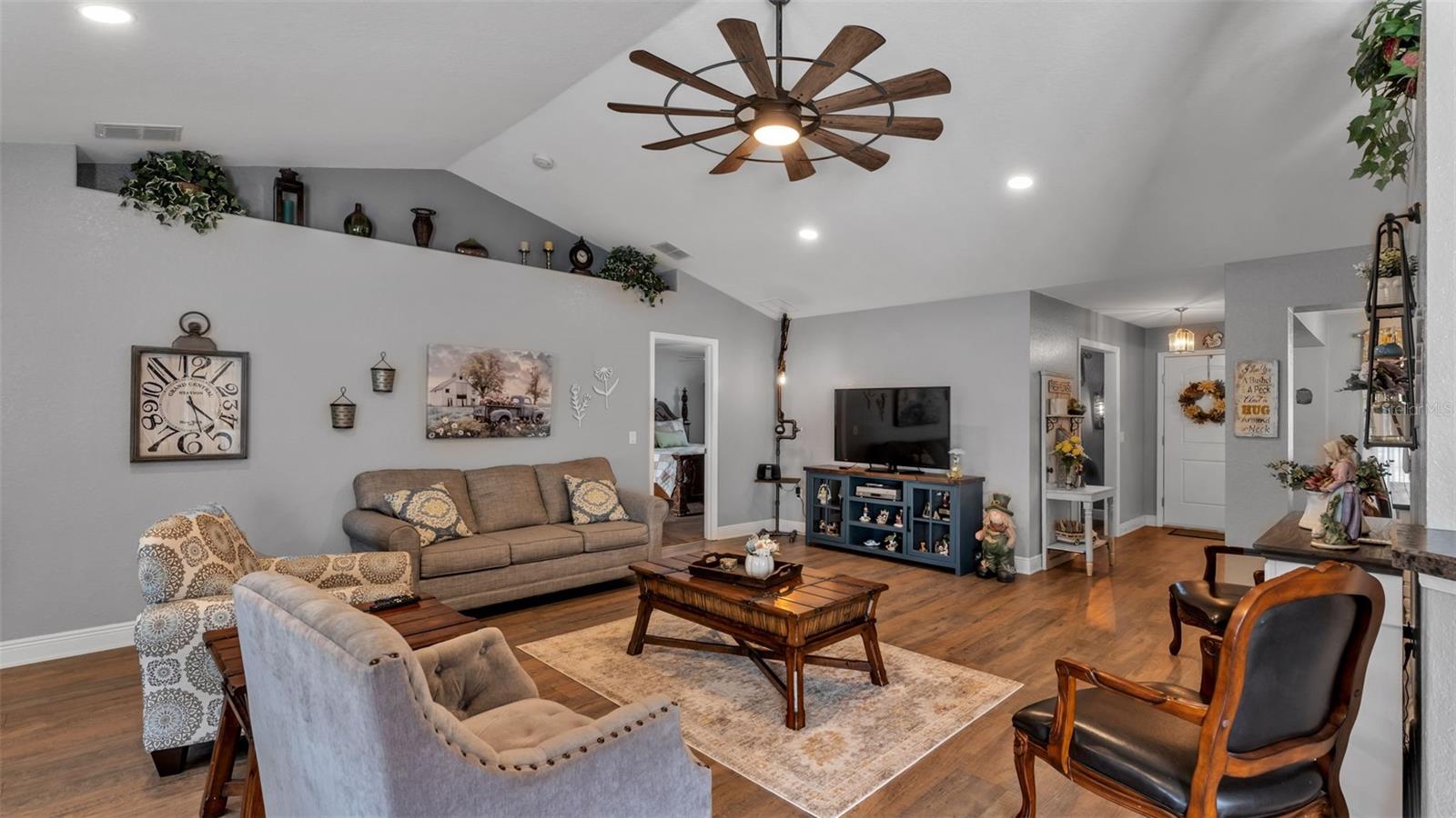 Image 16 of 41 For 353 Mandolin Lane