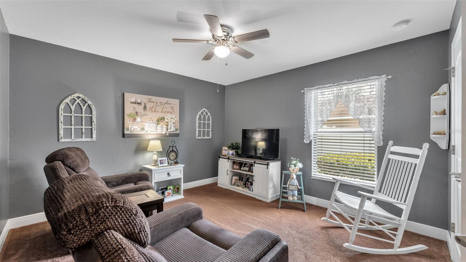 Image 26 of 41 For 353 Mandolin Lane