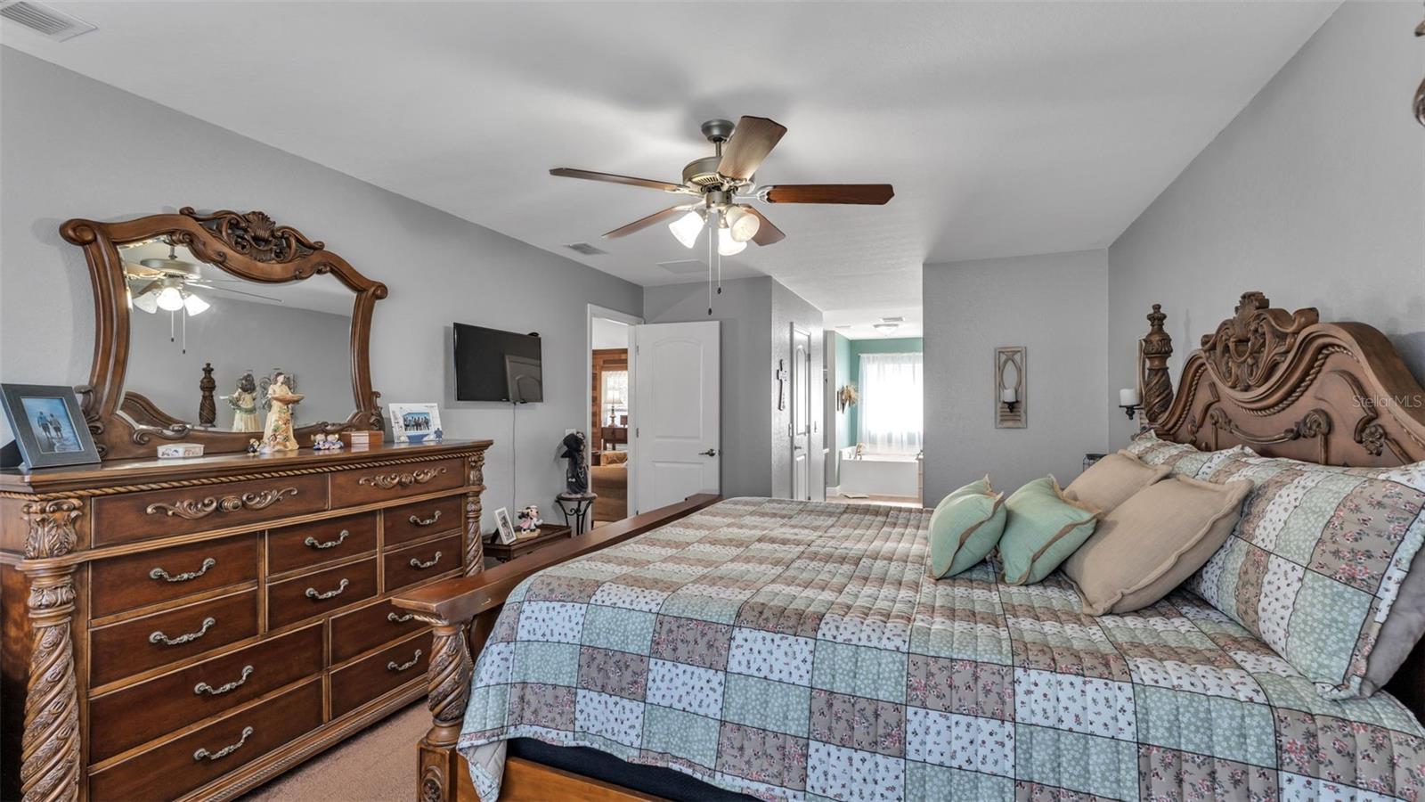 Image 33 of 41 For 353 Mandolin Lane