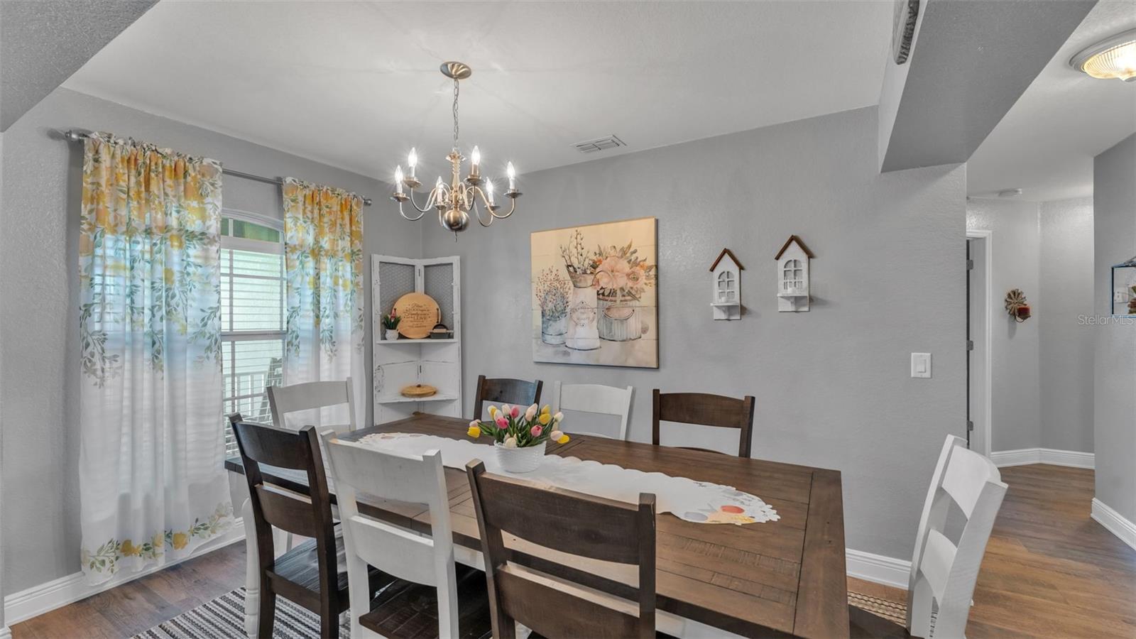 Image 8 of 41 For 353 Mandolin Lane