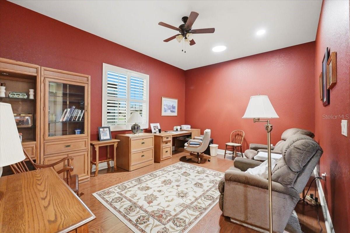 Image 16 of 48 For 572 Meandering Way