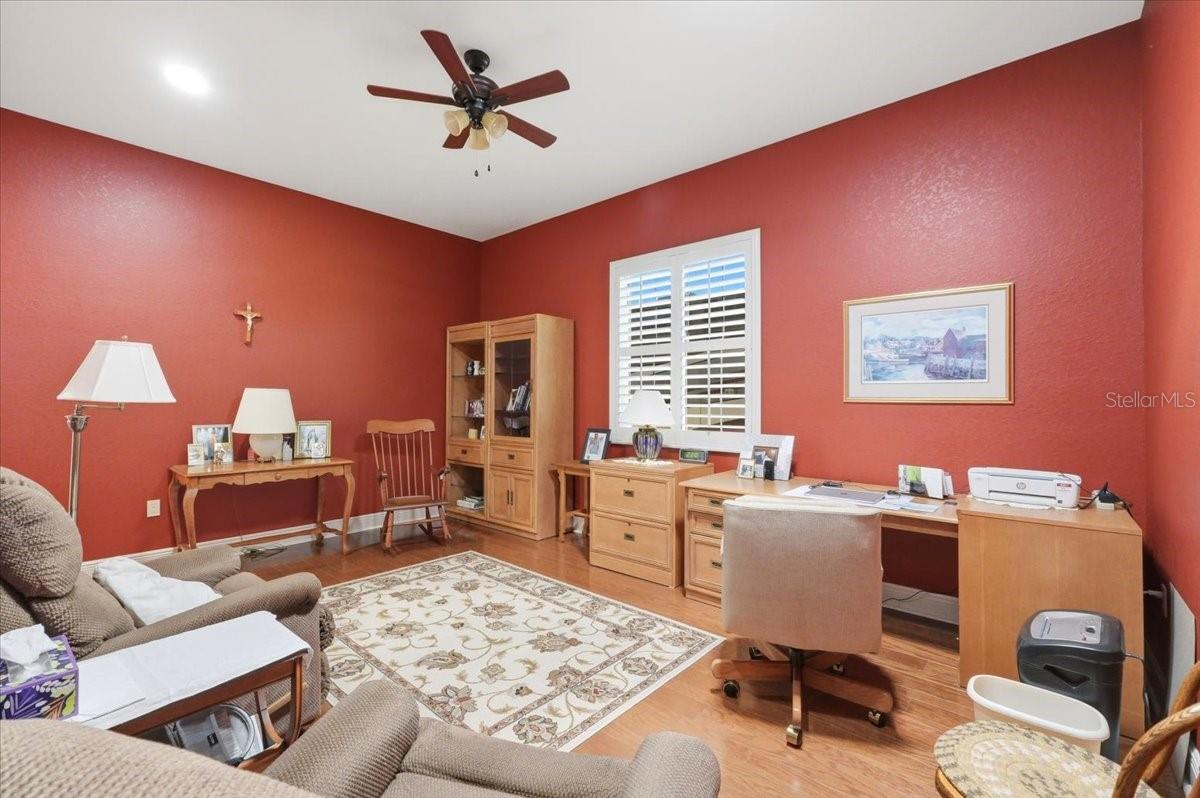 Image 17 of 48 For 572 Meandering Way