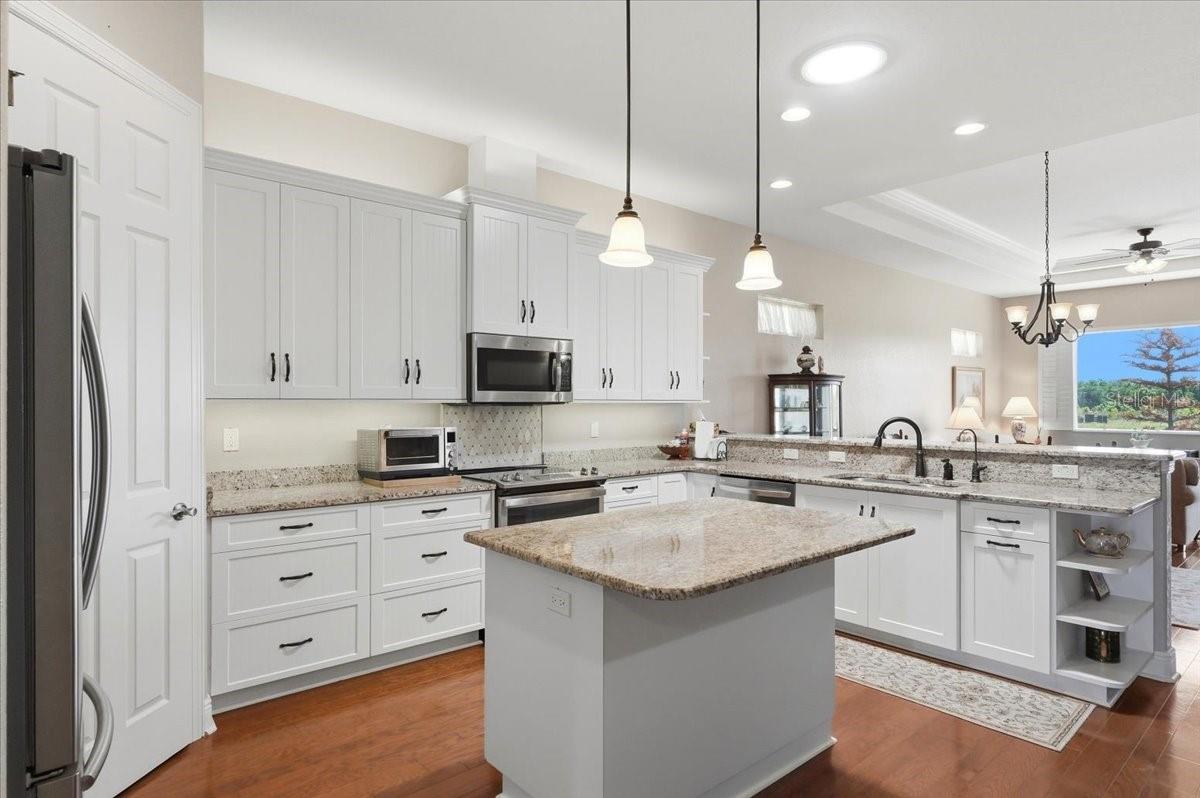 Image 21 of 48 For 572 Meandering Way