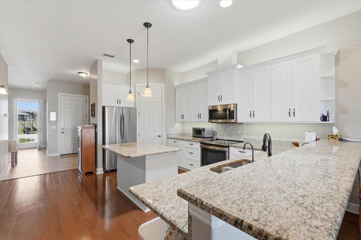 Image 23 of 48 For 572 Meandering Way