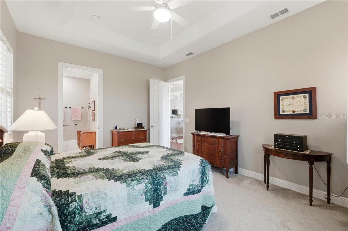 Image 28 of 48 For 572 Meandering Way