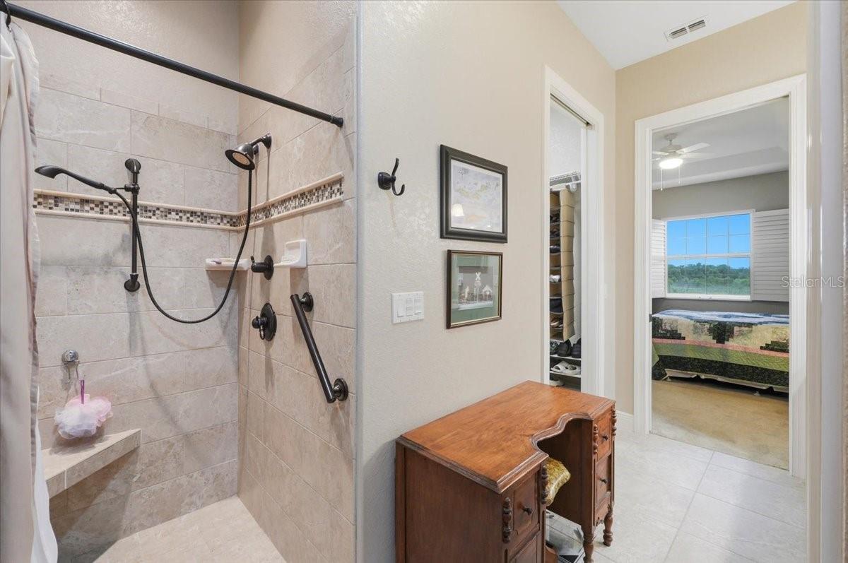 Image 32 of 48 For 572 Meandering Way