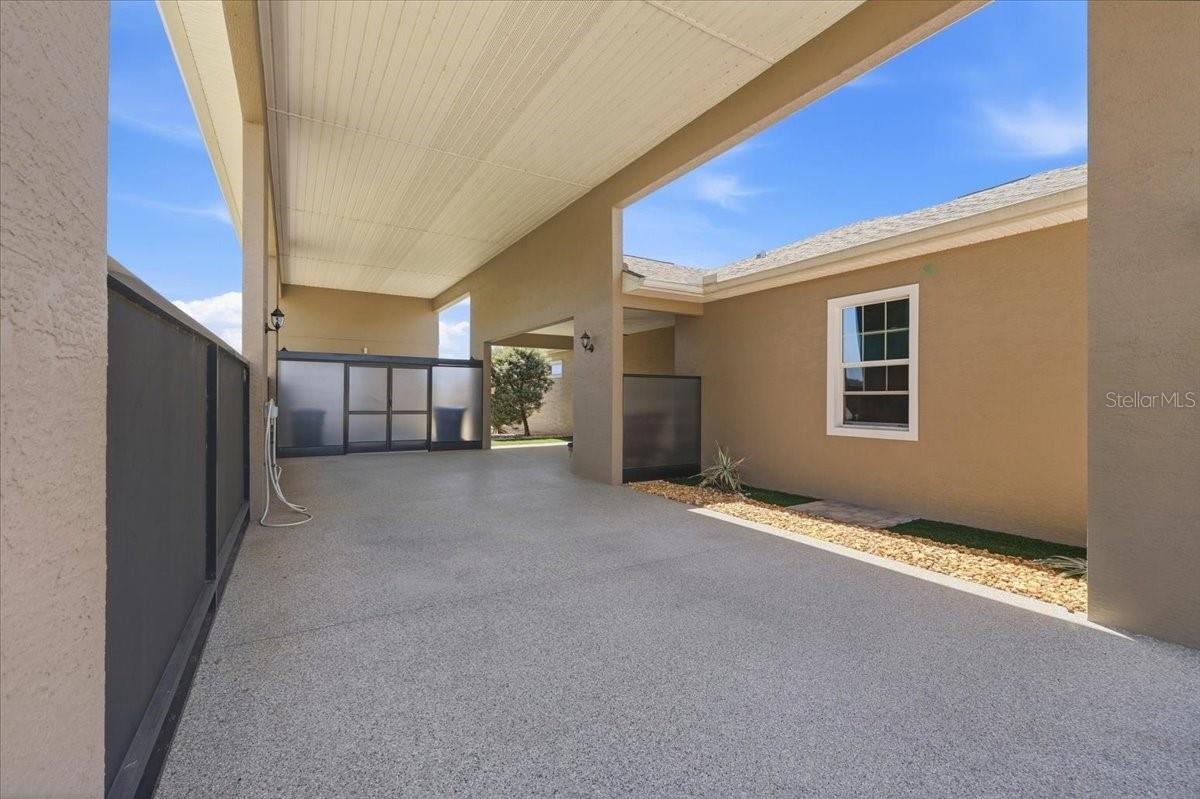 Image 44 of 48 For 572 Meandering Way