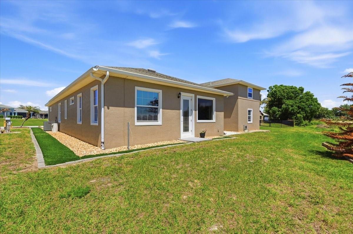 Image 6 of 48 For 572 Meandering Way