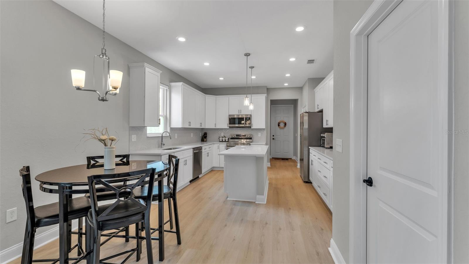 Image 11 of 48 For 1221 King Avenue