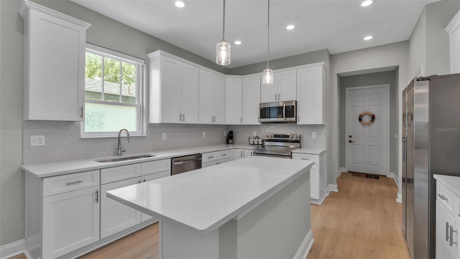 Image 12 of 48 For 1221 King Avenue