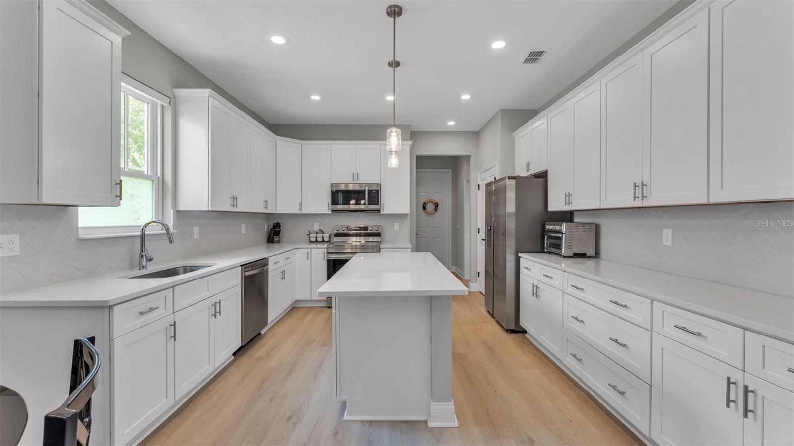 Image 13 of 48 For 1221 King Avenue