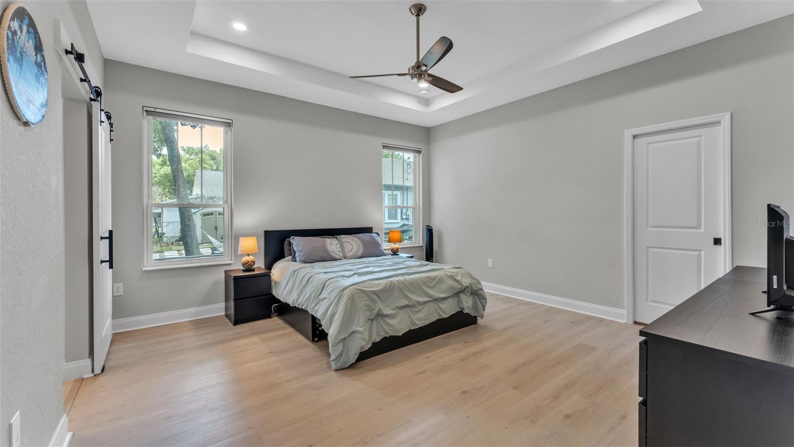 Image 17 of 48 For 1221 King Avenue