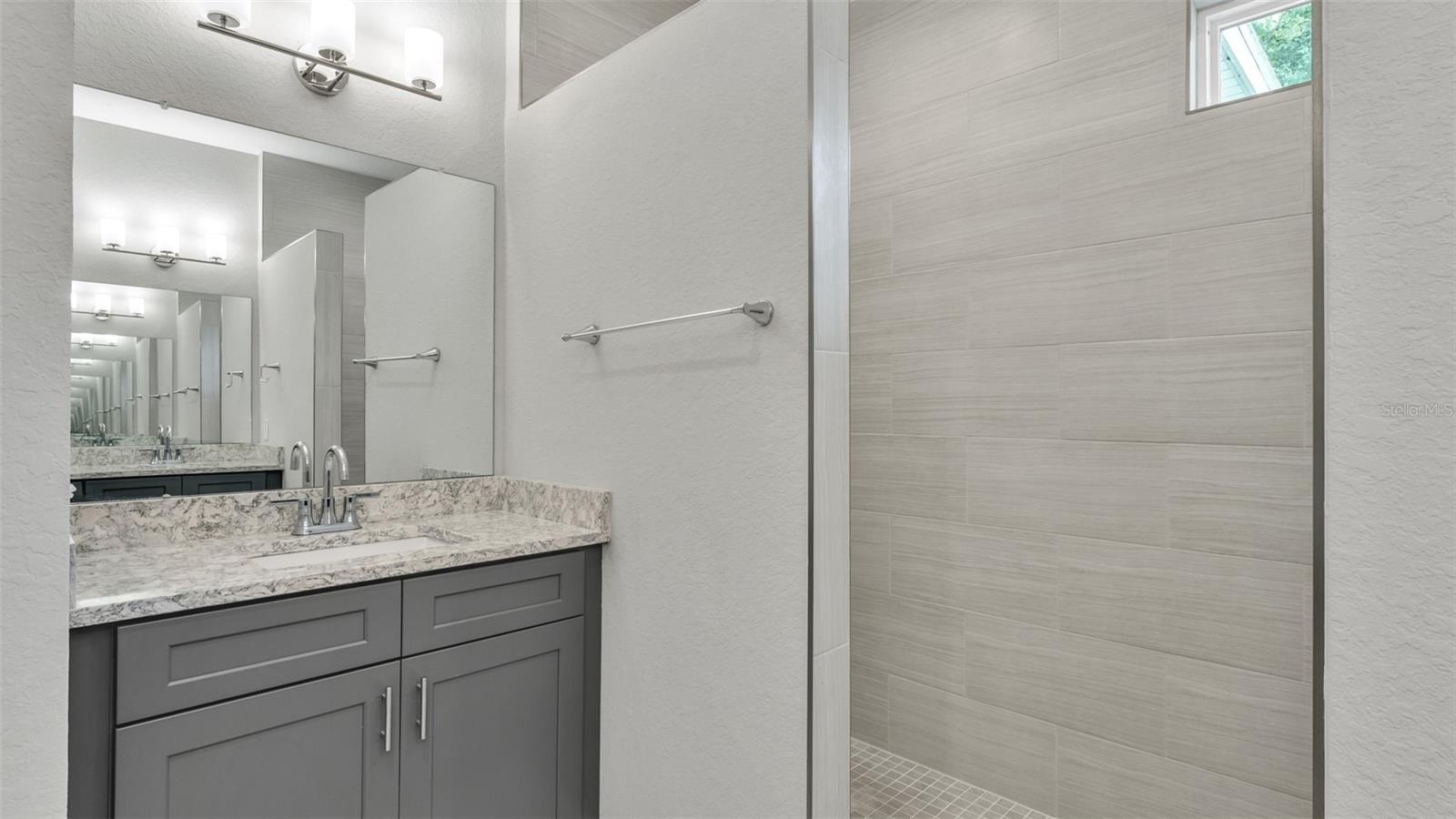 Image 22 of 48 For 1221 King Avenue