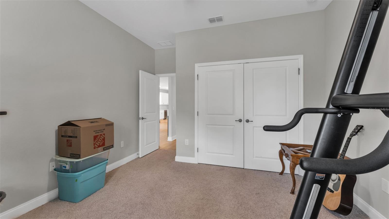 Image 26 of 48 For 1221 King Avenue