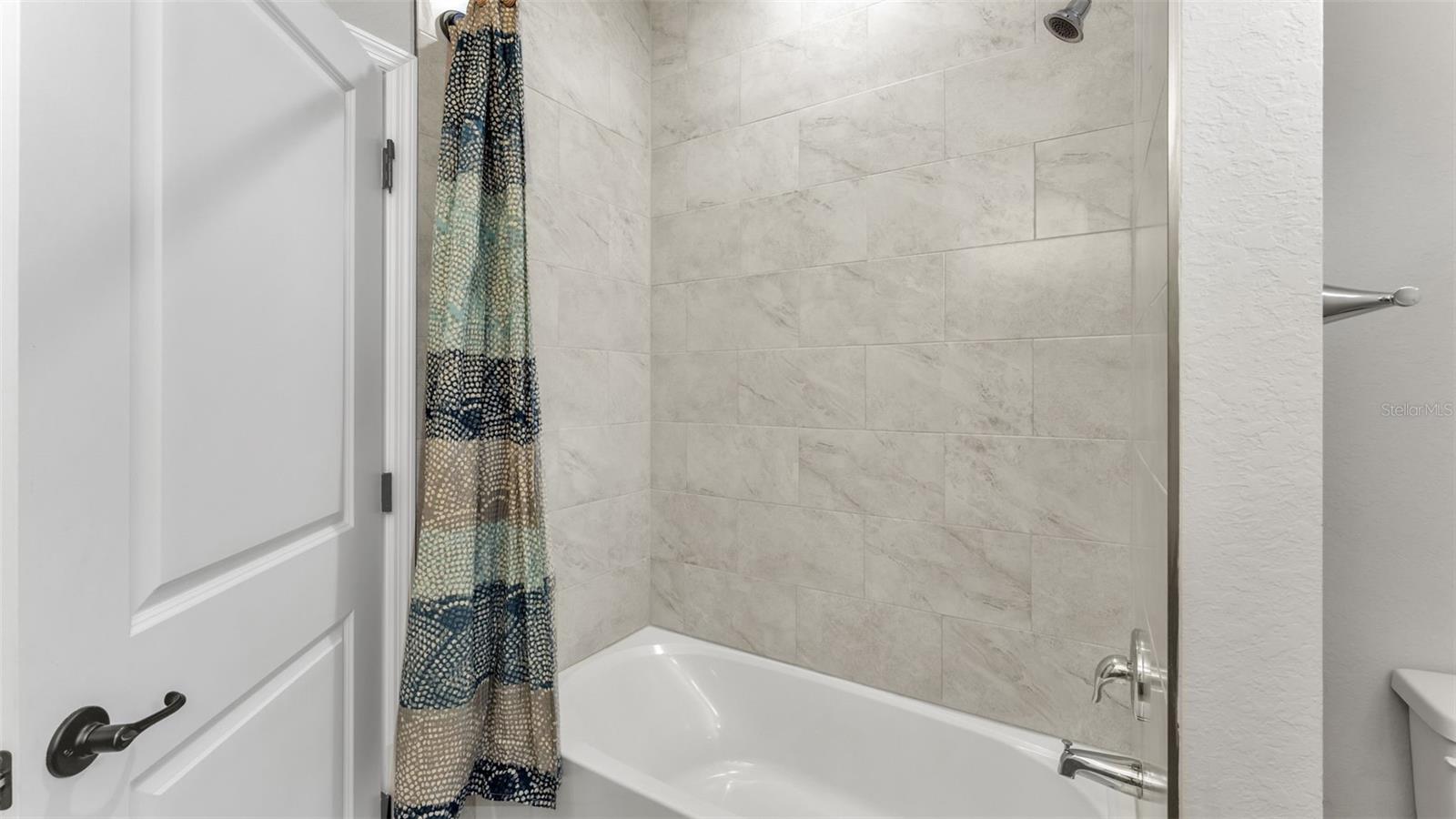 Image 32 of 48 For 1221 King Avenue