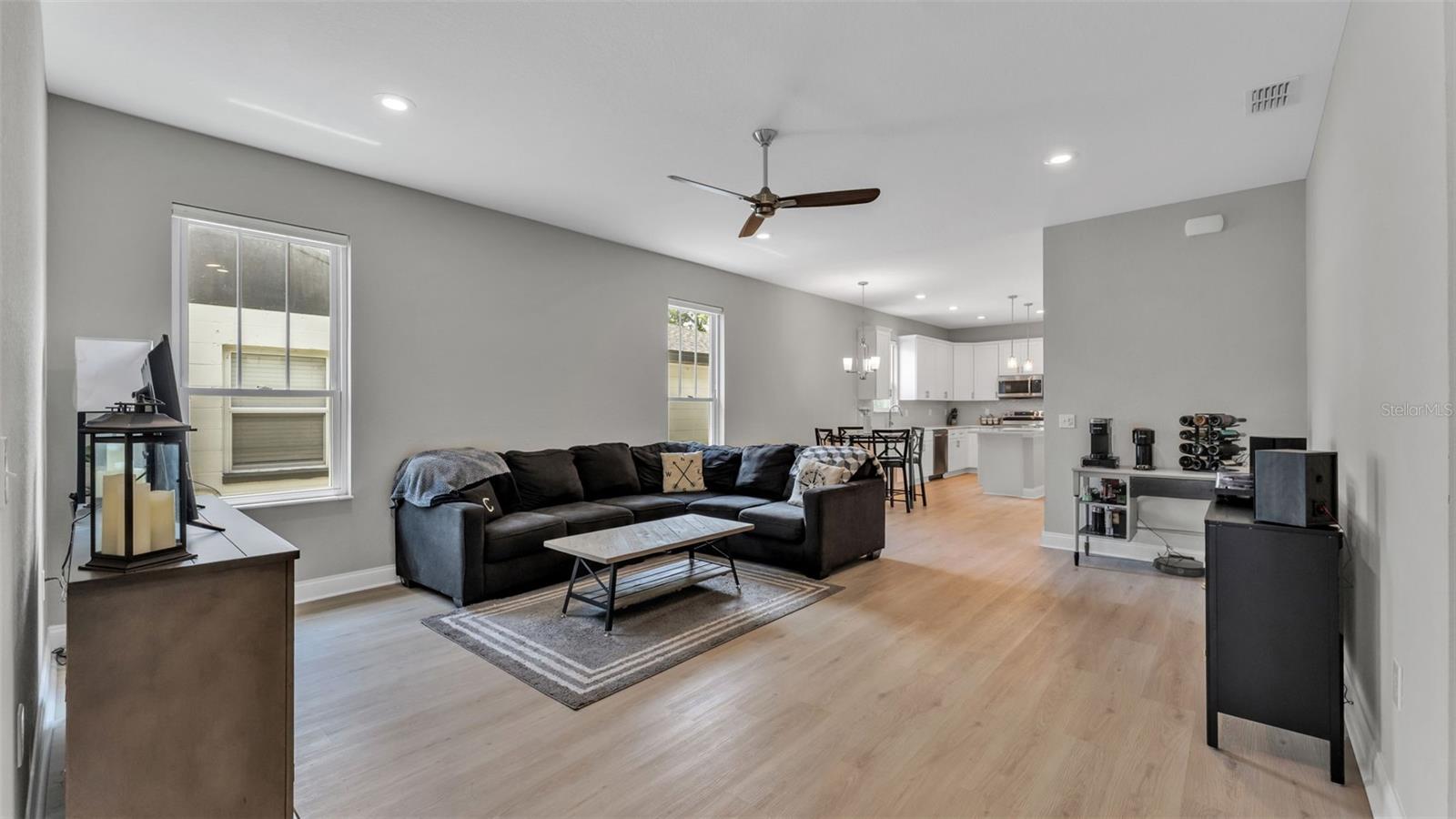 Image 7 of 48 For 1221 King Avenue