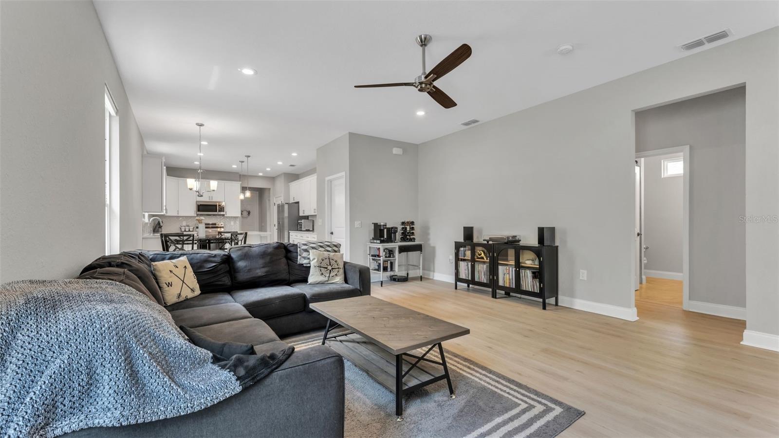 Image 8 of 48 For 1221 King Avenue