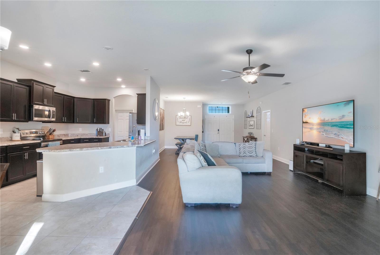 Image 11 of 37 For 4047 Shearwater Street