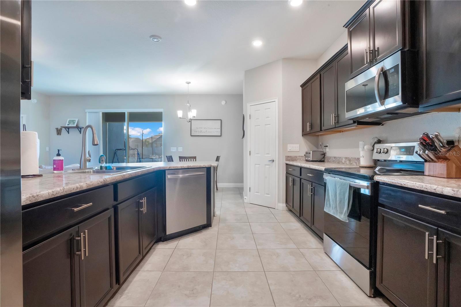 Image 15 of 37 For 4047 Shearwater Street