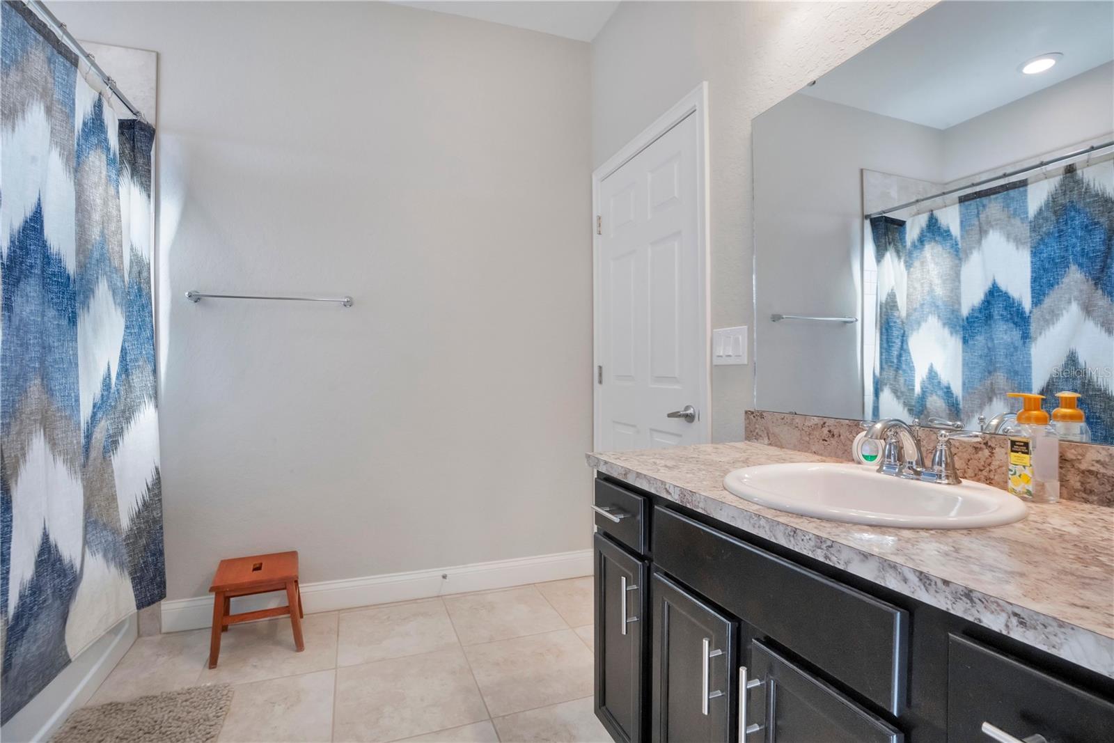 Image 29 of 37 For 4047 Shearwater Street