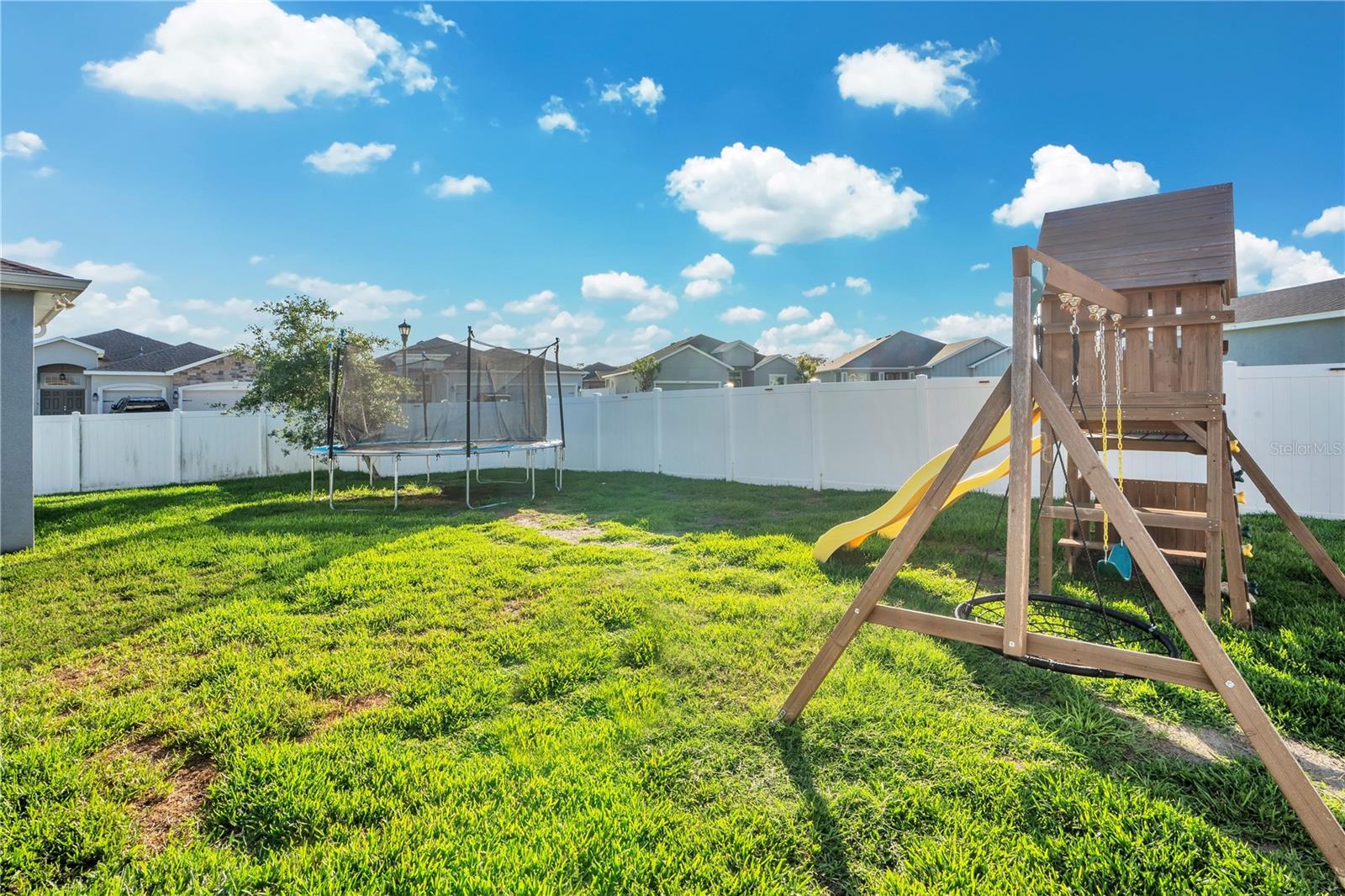 Image 35 of 37 For 4047 Shearwater Street