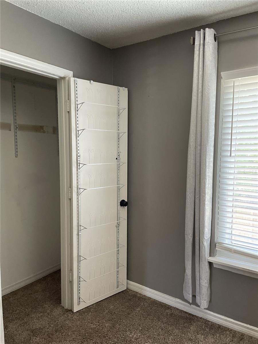 Image 17 of 21 For 2302 Maki Road 40