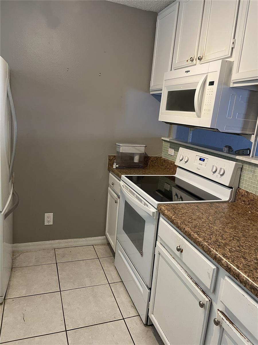 Image 6 of 21 For 2302 Maki Road 40