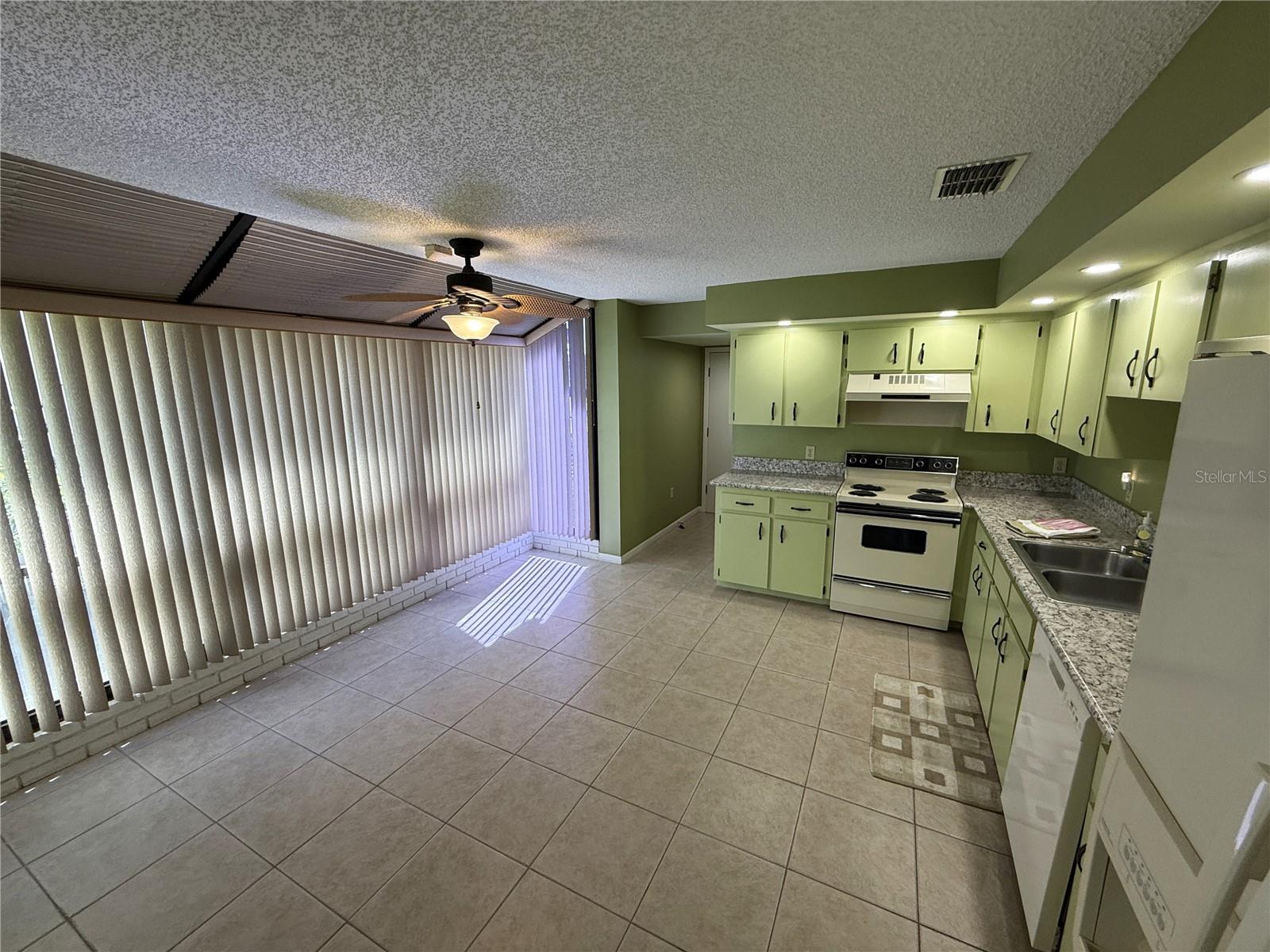 Image 12 of 48 For 3971 Cypress Landing W