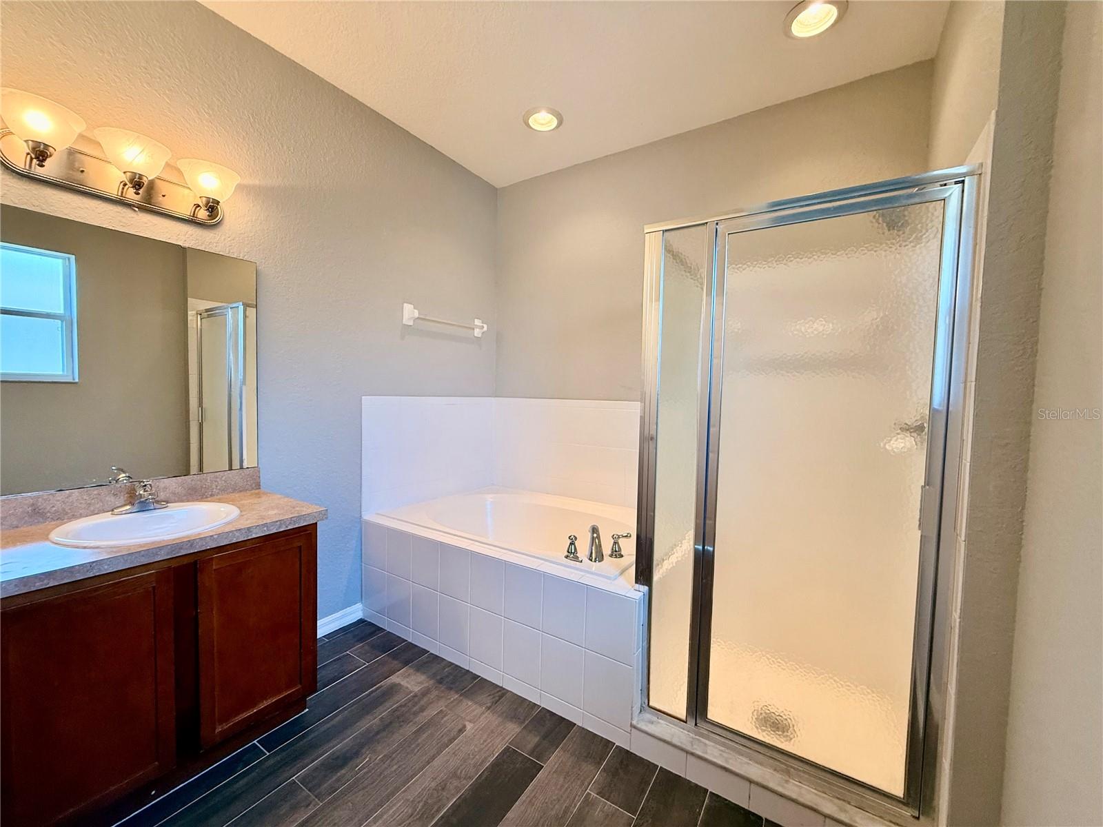 Image 21 of 48 For 1192 Normandy Heights Circle